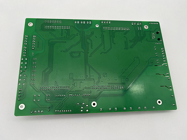 SMT貼片加工焊接電路板的接線過(guò)程包括哪些階段？